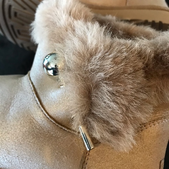New UGG Classic Fluff Pin Mini Boot, Antique Pearl - Picture 8 of 8